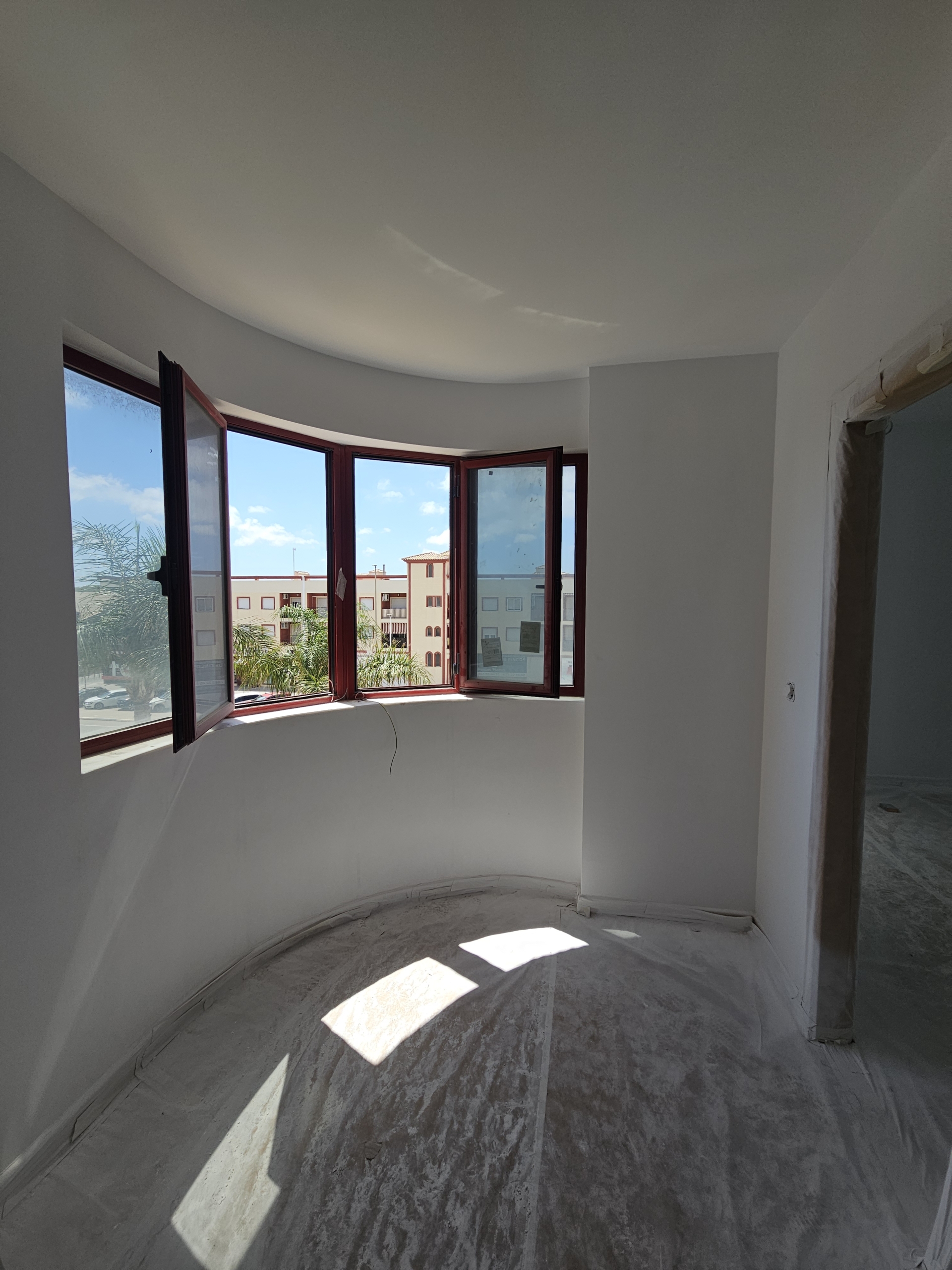 LF0016 (56) A unique opportunity you don't want to miss! Fully furnished apartments just a 3-minute walk from the beach, offering numerous extras.