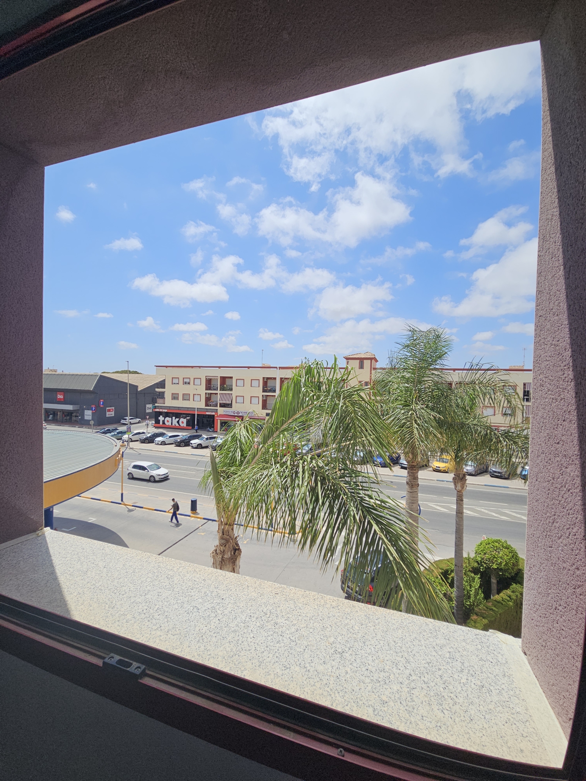 LF0016 (61) A unique opportunity you don't want to miss! Fully furnished apartments just a 3-minute walk from the beach, offering numerous extras.