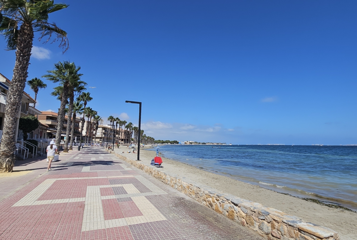 A unique opportunity you don't want to miss! Fully furnished apartments just a 3-minute walk from the beach, offering numerous extras.